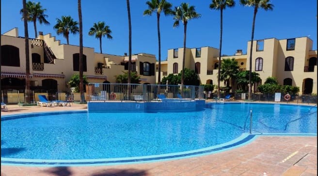 3 bedroom Semi-detached Villa for sale in Costa del Silencio with pool - € 330,000 (Ref: 9845060)