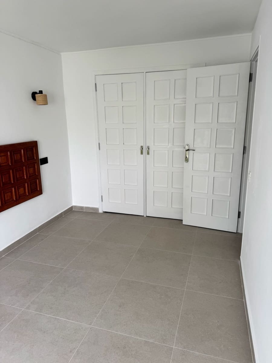 2 bedroom Bungalow for rent in Callao Salvaje with garage - € 1,500 (Ref: 9861604)