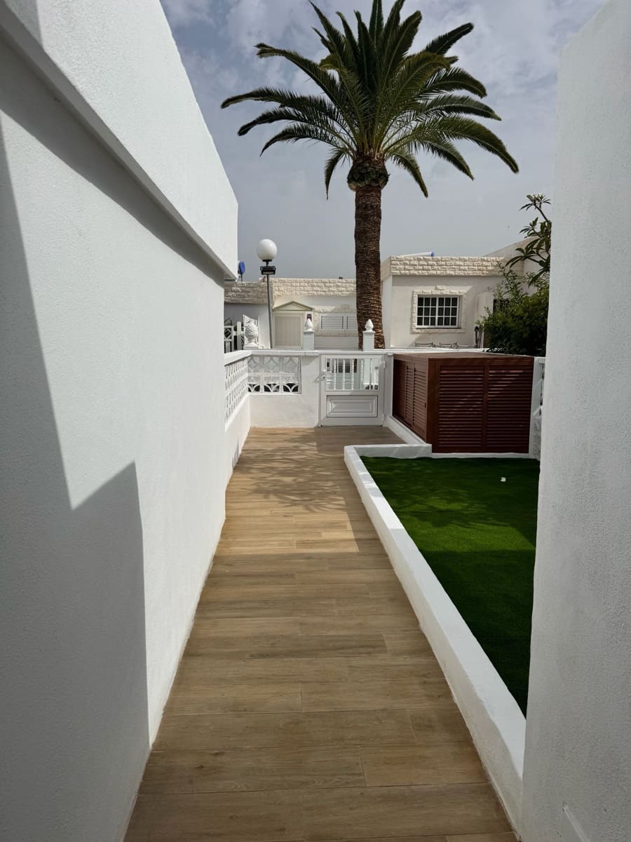 2 bedroom Bungalow for rent in Callao Salvaje with garage - € 1,500 (Ref: 9861604)