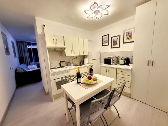 Studio à vendre à Costa del Silencio, Arona avec piscine - 159 000 € (Ref: 9889891)