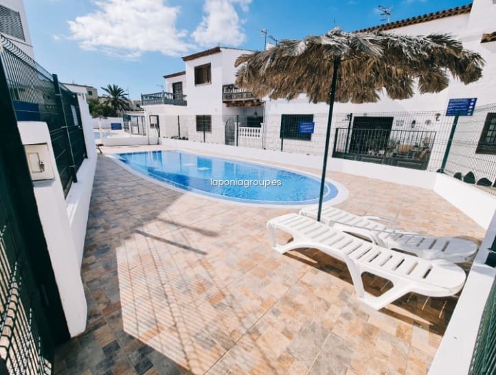 2 chambre Appartement à vendre à Costa del Silencio avec piscine - 210 000 € (Ref: 9903806)