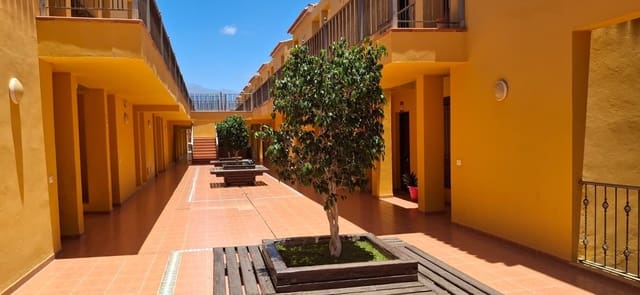 2 chambre Appartement à vendre à Costa del Silencio, Arona avec piscine garage - 279 950 € (Ref: 9926853)