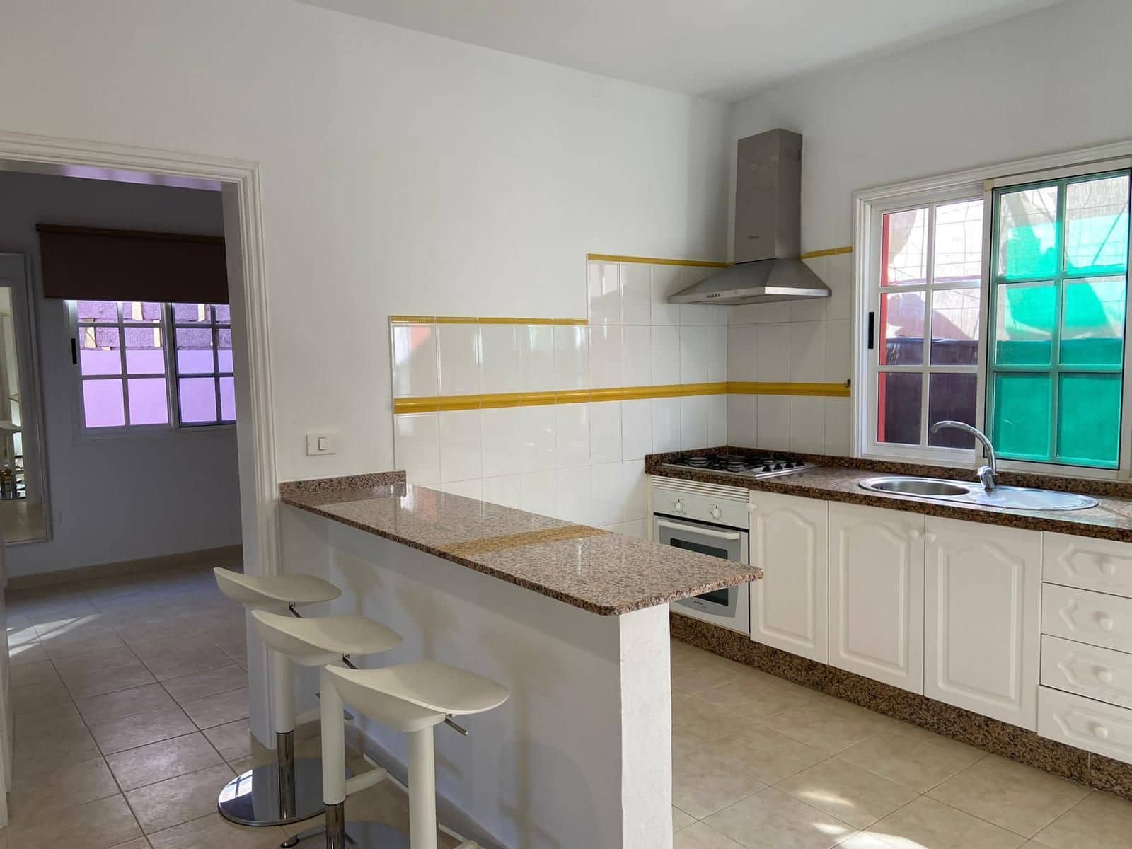 2 slaapkamer Finca/Landhuis te huur in Arona met garage - € 1.250 (Ref: 9933625)