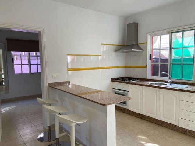 2 slaapkamer Finca/Landhuis te huur in Arona met garage - € 1.250 (Ref: 9933625)