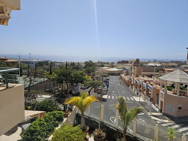 3 quarto Casa em Banda para arrendar em El Madroñal, Adeje com piscina - 1 800 € (Ref: 9964912)