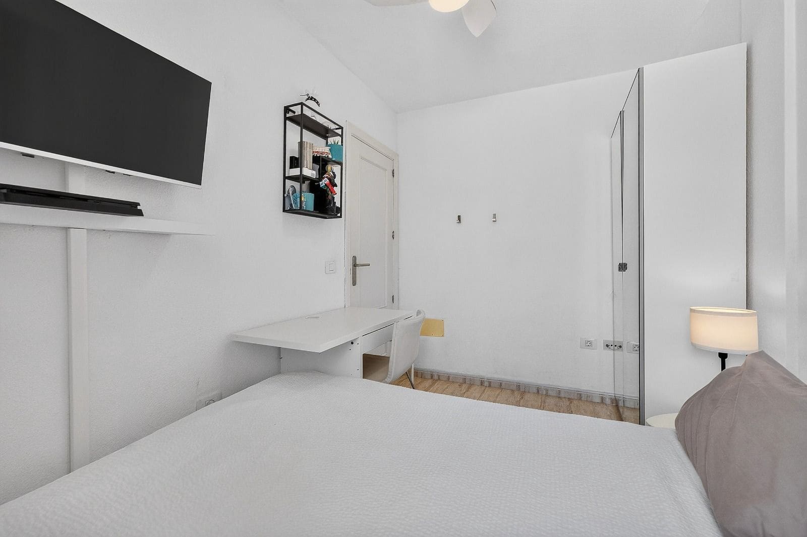 3 slaapkamer Huis te koop in El Medano met zwembad - € 420.000 (Ref: 9990265)