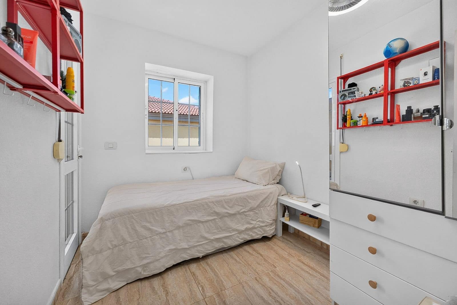 3 slaapkamer Huis te koop in El Medano met zwembad - € 420.000 (Ref: 9990265)