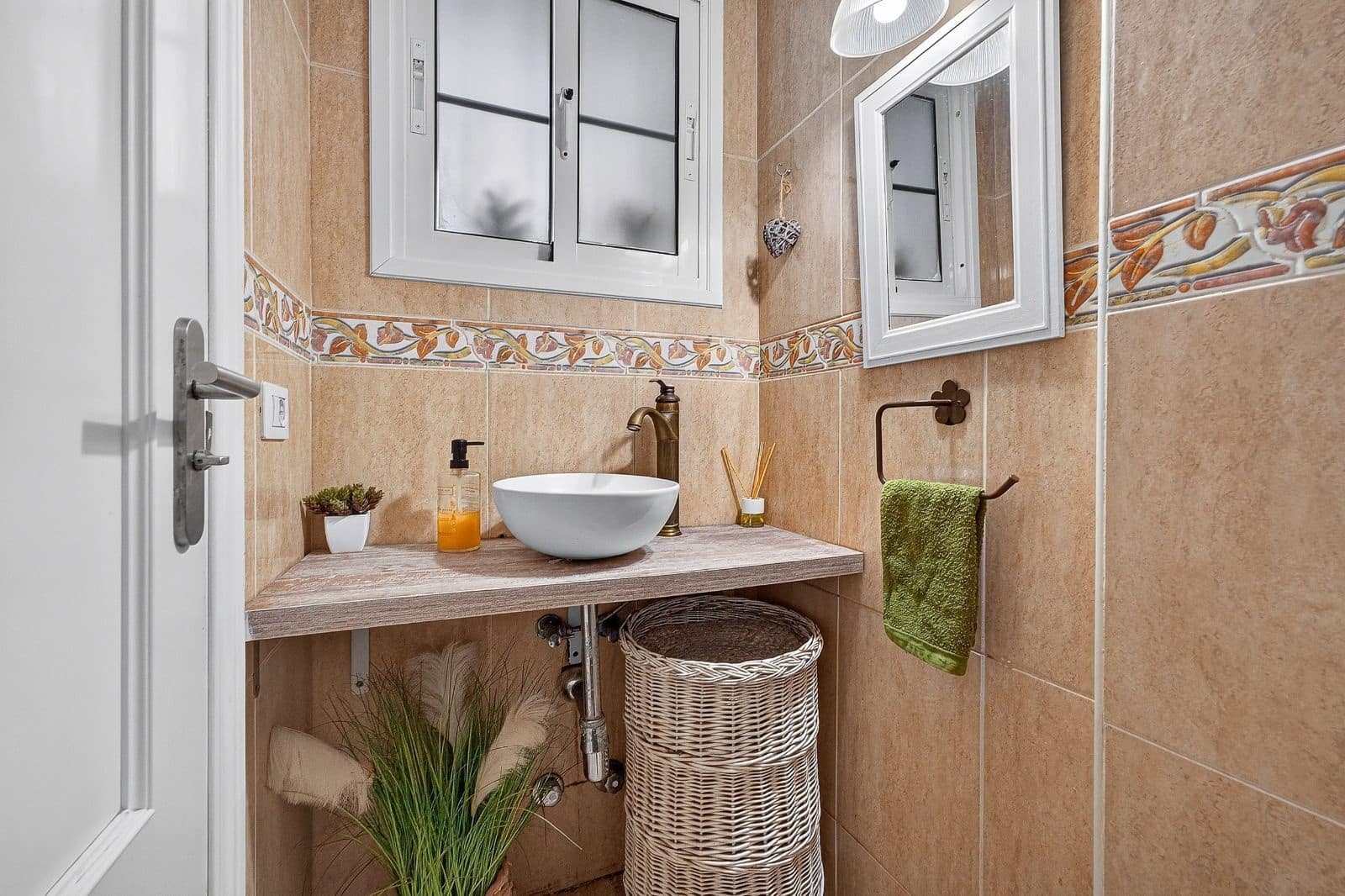 3 slaapkamer Huis te koop in El Medano met zwembad - € 420.000 (Ref: 9990265)