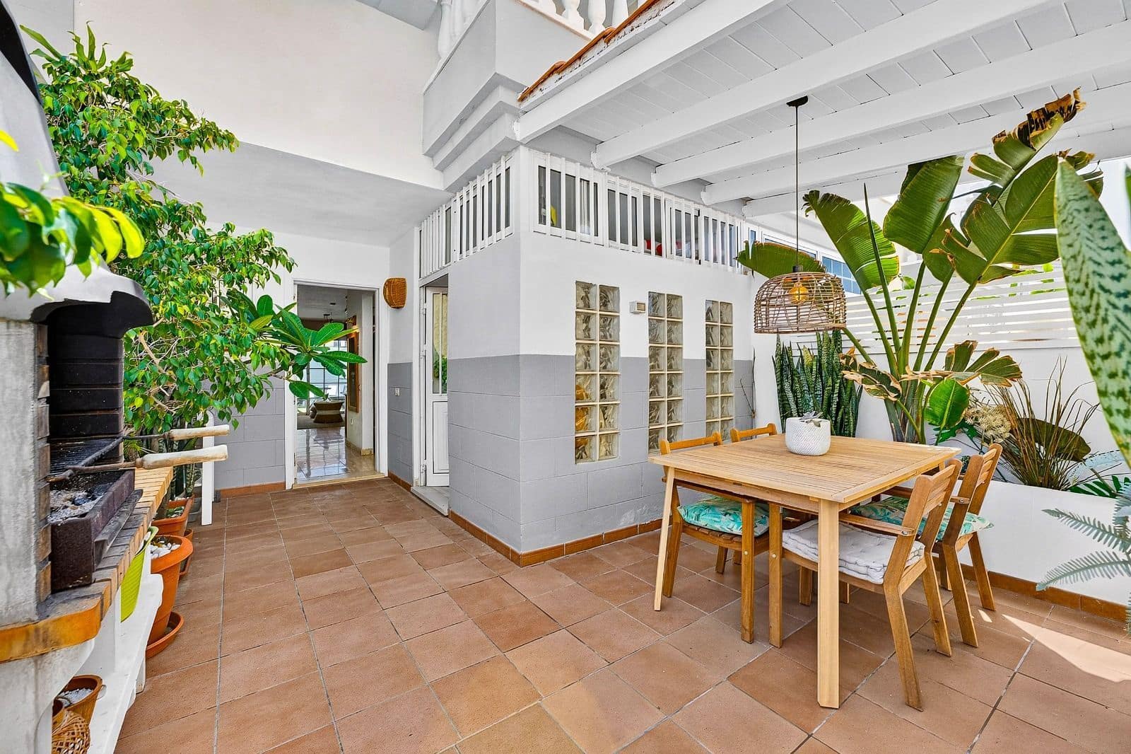 3 slaapkamer Huis te koop in El Medano met zwembad - € 420.000 (Ref: 9990265)