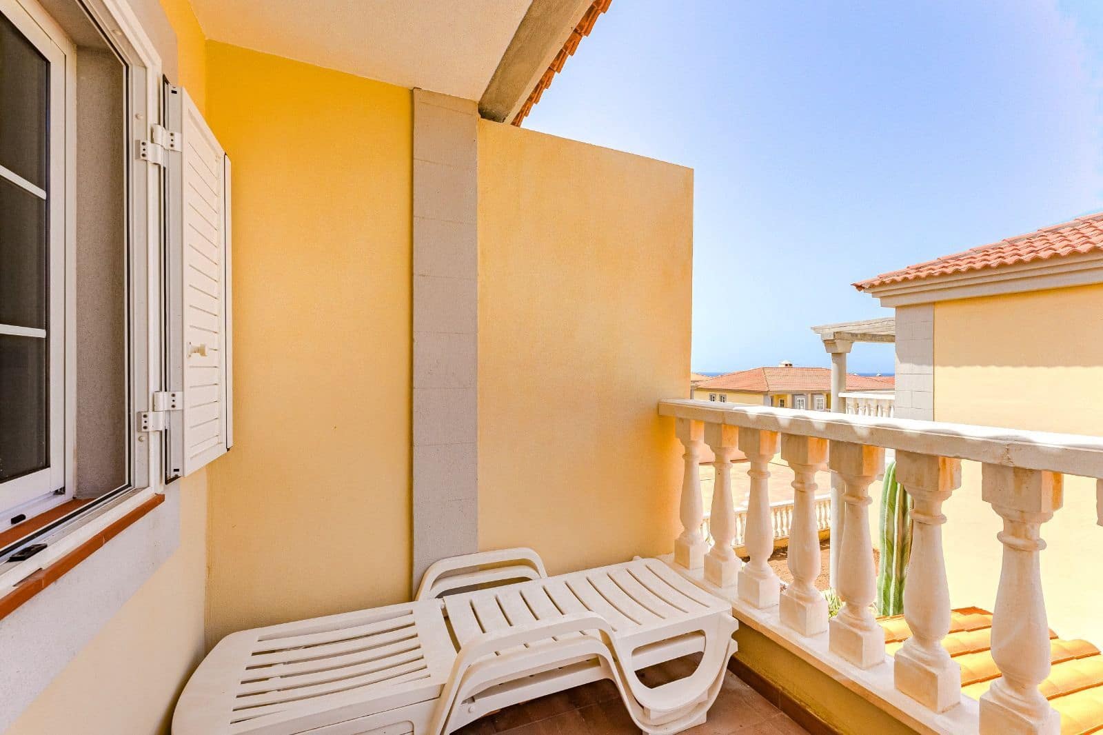 3 slaapkamer Huis te koop in El Medano met zwembad - € 420.000 (Ref: 9990265)