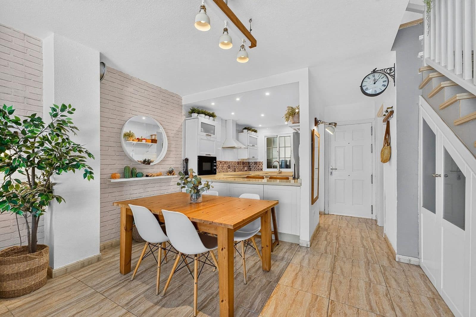 3 slaapkamer Huis te koop in El Medano met zwembad - € 420.000 (Ref: 9990265)
