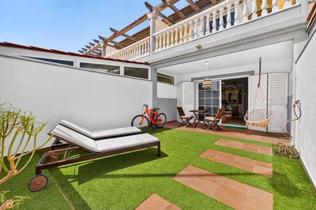 3 slaapkamer Huis te koop in El Medano, Granadilla de Abona met zwembad - € 420.000 (Ref: 9990265)