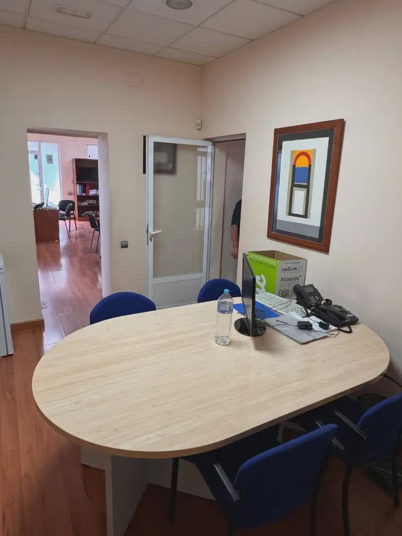 7 bedroom Townhouse for sale in Elda with garage - € 315,000 (Ref: 10094965)
