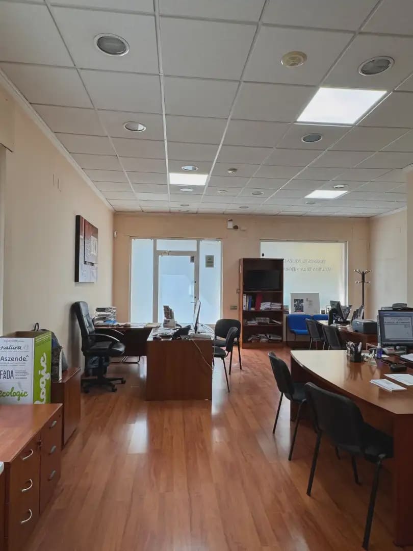 7 bedroom Townhouse for sale in Elda with garage - € 315,000 (Ref: 10094965)