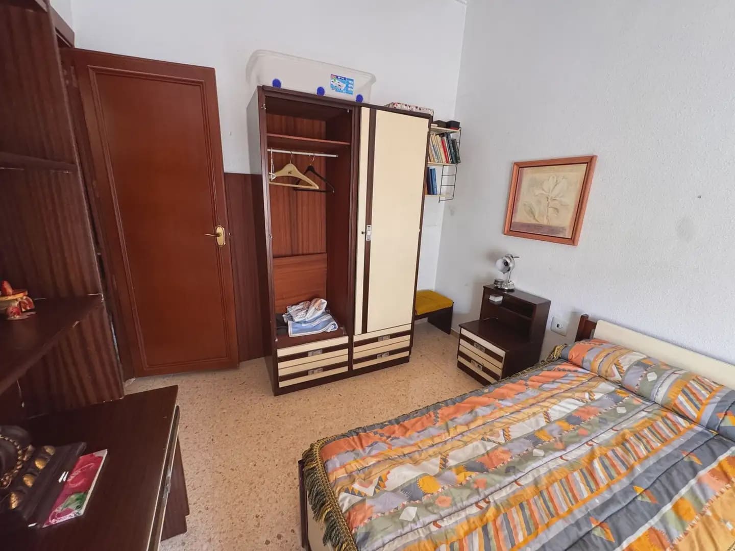 7 bedroom Townhouse for sale in Elda with garage - € 315,000 (Ref: 10094965)