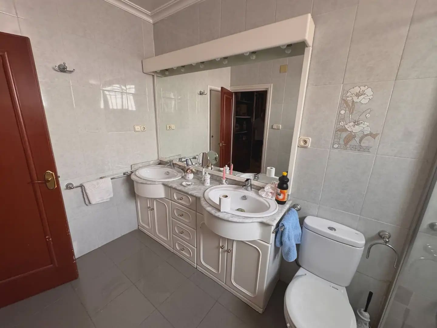 7 bedroom Townhouse for sale in Elda with garage - € 315,000 (Ref: 10094965)