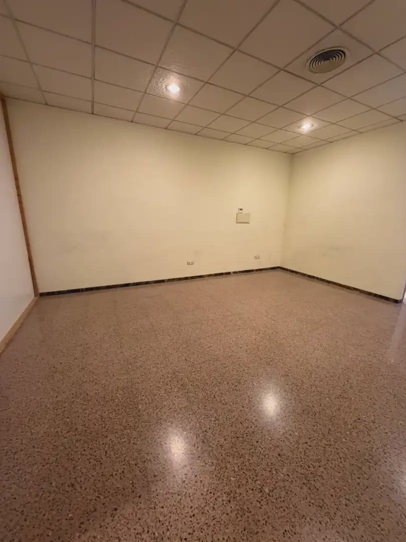 Commercial for sale in Petrel / Petrer - € 67,000 (Ref: 9338653)