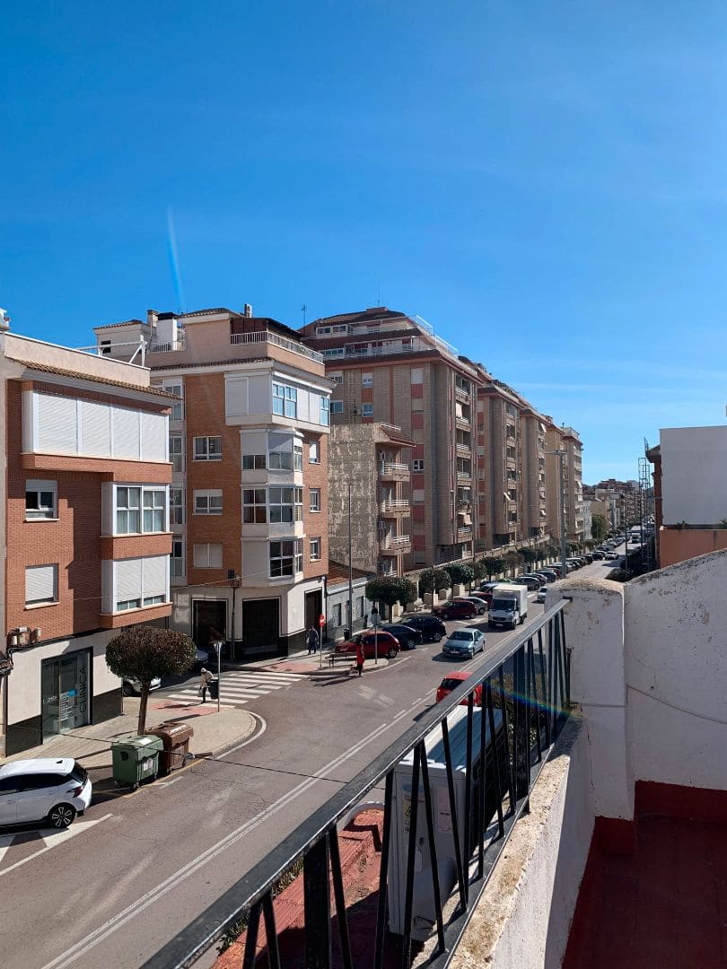 Piso de 4 habitaciones en Petrel / Petrer en venta - 105.000 € (Ref: 9496618)