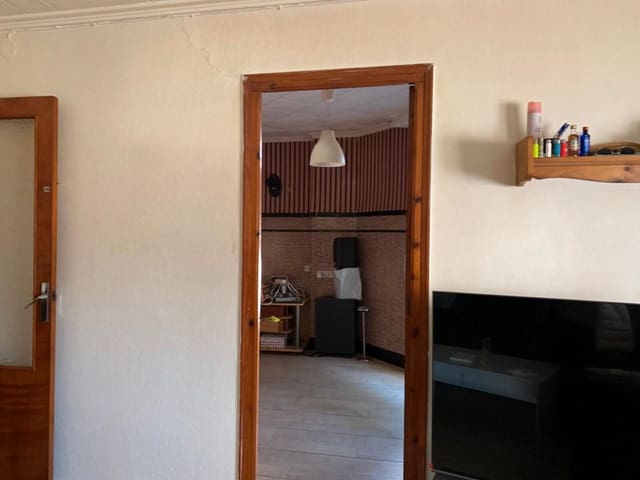 Piso de 4 habitaciones en Petrel / Petrer en venta - 105.000 € (Ref: 9496618)