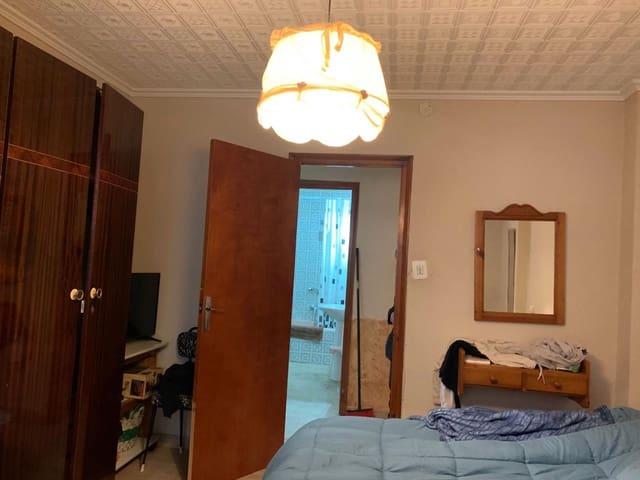 Piso de 4 habitaciones en Petrel / Petrer en venta - 105.000 € (Ref: 9496618)