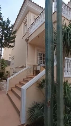 Bungalow de 3 habitaciones en Elda en venta - 285.000 € (Ref: 9517977)