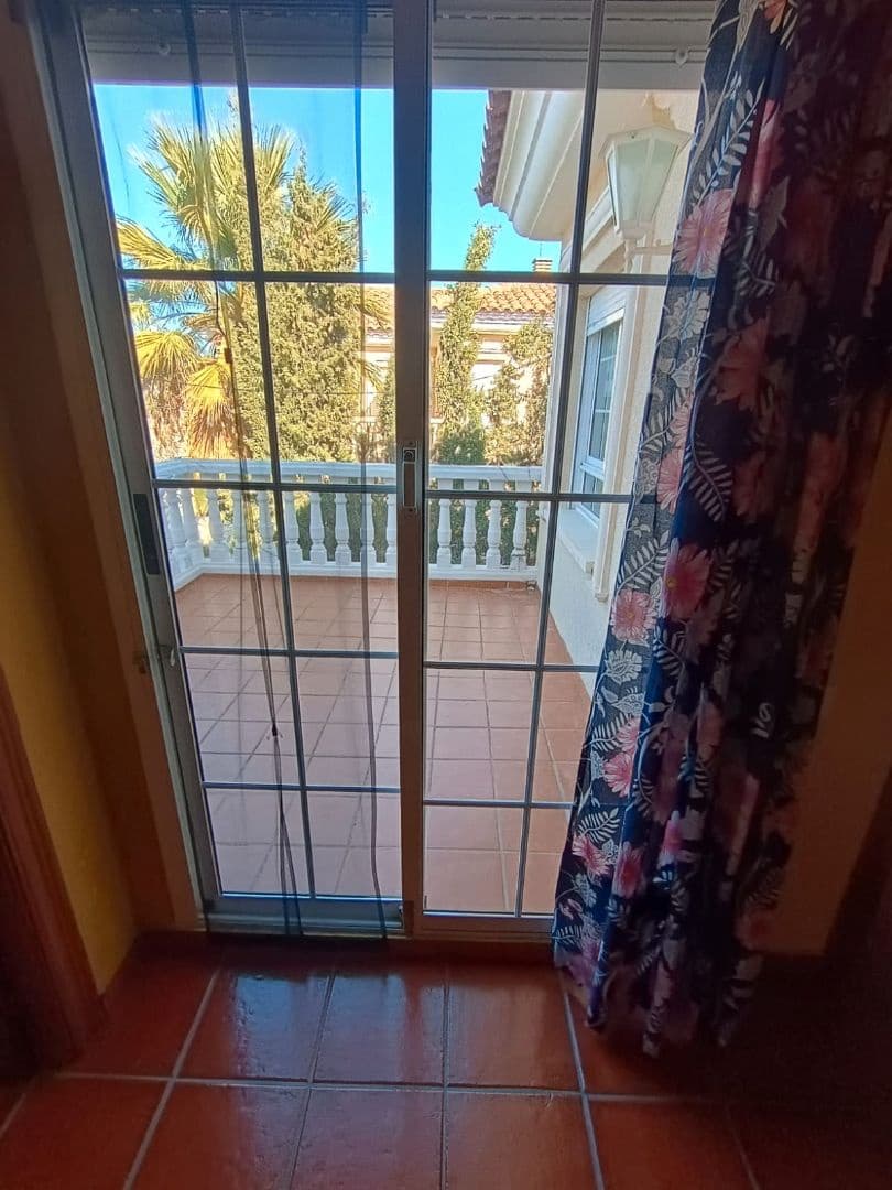 Bungalow de 3 habitaciones en Elda en venta - 285.000 € (Ref: 9517977)