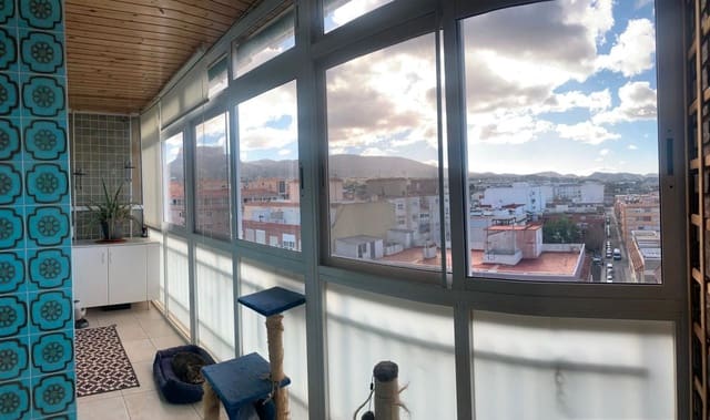 Piso de 3 habitaciones en Elda en venta - 145.000 € (Ref: 9593219)