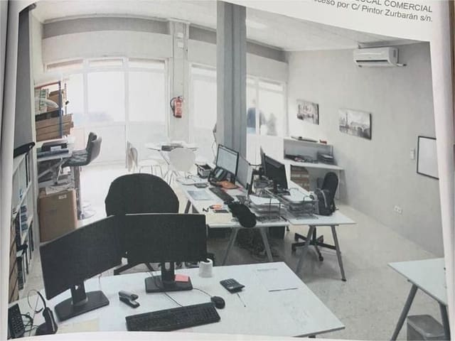 Kaupallinen vuokrattavana paikassa Petrel / Petrer - 500 € (Ref: 9614440)