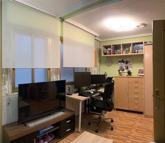 3 bedroom Flat for sale in Petrel / Petrer - € 185,000 (Ref: 9679286)