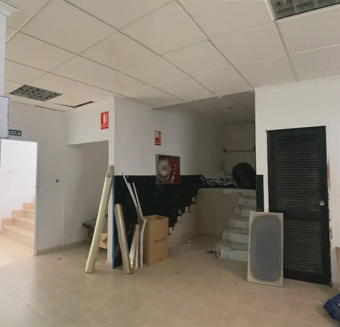 Commerciale in vendita in Petrel / Petrer - 83.000 € (Rif: 9755317)