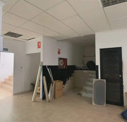 Commerciale in vendita in Petrel / Petrer - 83.000 € (Rif: 9755317)