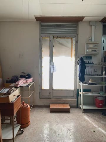 Kaupallinen myytävänä paikassa Petrel / Petrer - 60 000 € (Ref: 9775931)