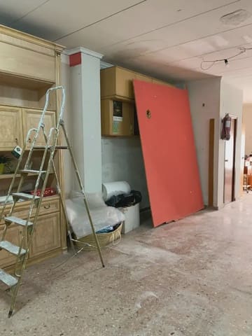 Kaupallinen myytävänä paikassa Petrel / Petrer - 60 000 € (Ref: 9775931)