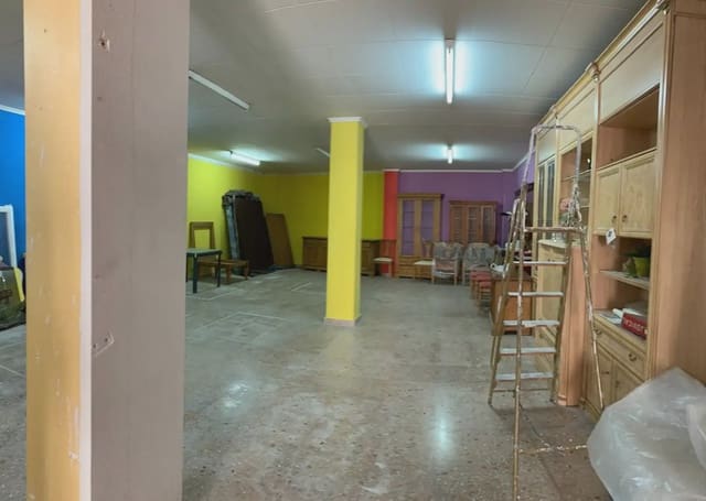 Kaupallinen myytävänä paikassa Petrel / Petrer - 60 000 € (Ref: 9775931)