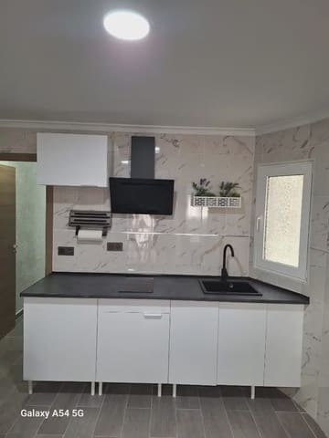 2 slaapkamer Flat te huur in Elda - € 750 (Ref: 9844566)
