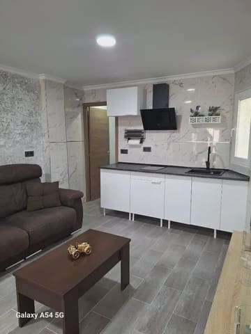 2 slaapkamer Flat te huur in Elda - € 750 (Ref: 9844566)