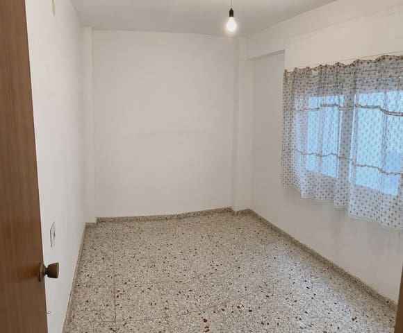 4 soveværelse Lejlighed til salg i Elda - € 80.000 (Ref: 9926923)