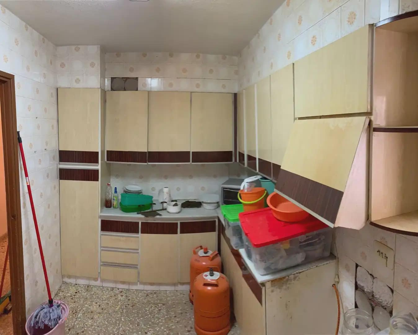 4 bedroom Flat for sale in Elda - € 80,000 (Ref: 9926923)