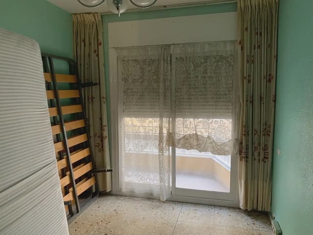 4 soveværelse Lejlighed til salg i Elda - € 80.000 (Ref: 9926923)