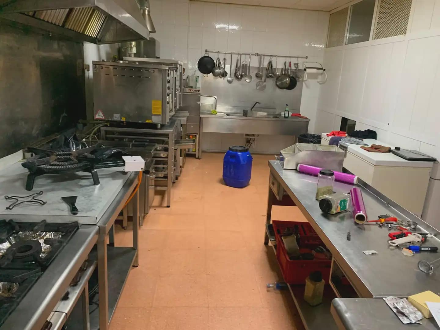 Kaupallinen myytävänä paikassa Petrel / Petrer - 27 000 € (Ref: 9964818)