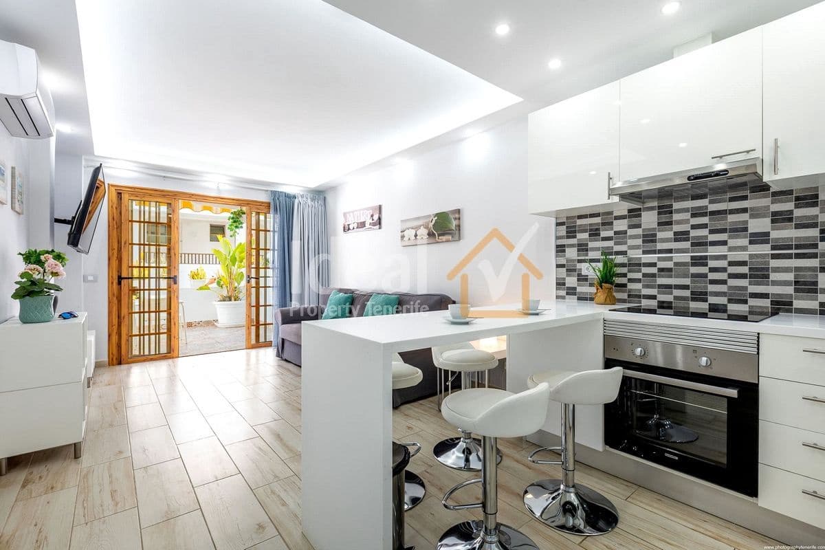 1 slaapkamer Appartement te koop in Costa Adeje met zwembad - € 289.000 (Ref: 10131151)