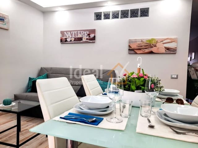 1 slaapkamer Appartement te koop in Playa de las Américas, Adeje met zwembad - € 279.000 (Ref: 10131152)
