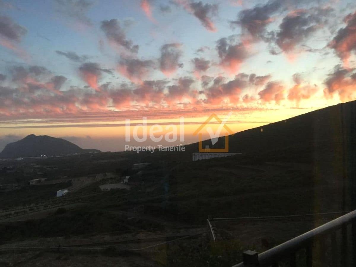 6 bedroom Villa for sale in San Miguel de Abona with pool garage - € 820,000 (Ref: 10141650)