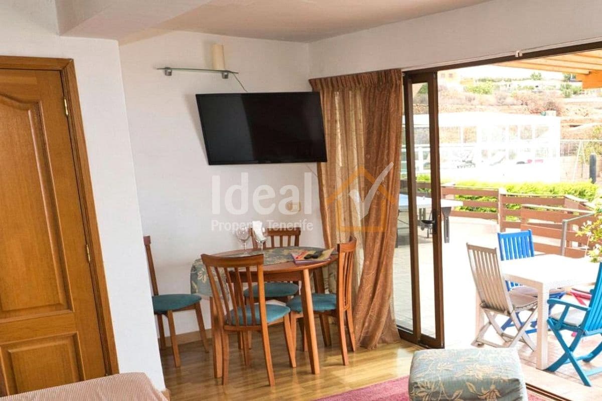 6 bedroom Villa for sale in San Miguel de Abona with pool garage - € 820,000 (Ref: 10141650)