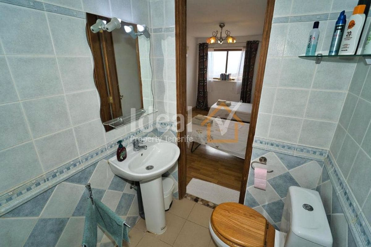 6 bedroom Villa for sale in San Miguel de Abona with pool garage - € 820,000 (Ref: 10141650)