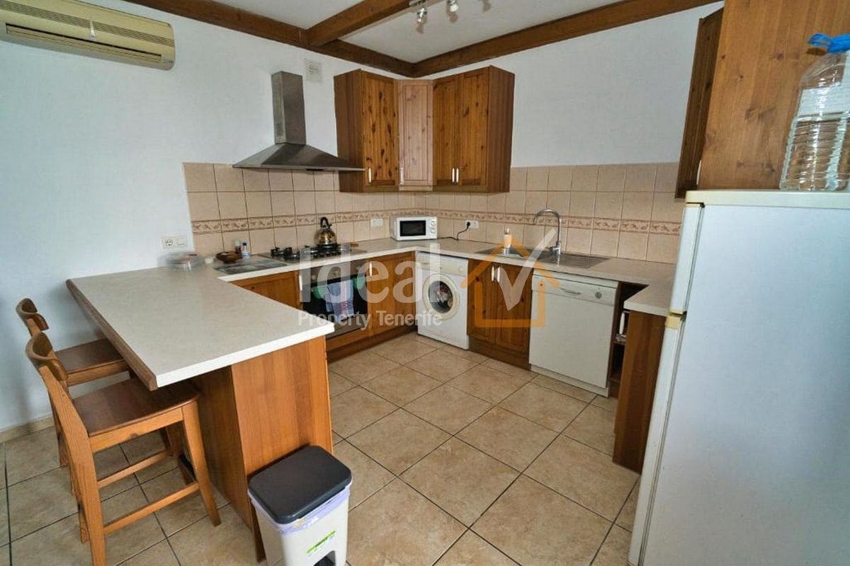 6 bedroom Villa for sale in San Miguel de Abona with pool garage - € 820,000 (Ref: 10141650)