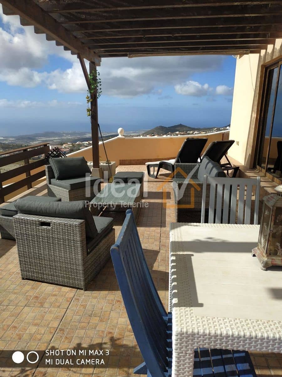 6 bedroom Villa for sale in San Miguel de Abona with pool garage - € 820,000 (Ref: 10141650)