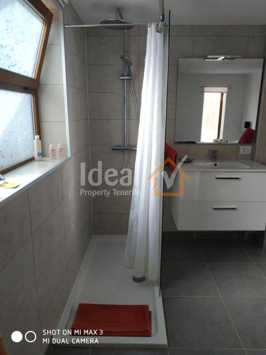 6 bedroom Villa for sale in San Miguel de Abona with pool garage - € 820,000 (Ref: 10141650)