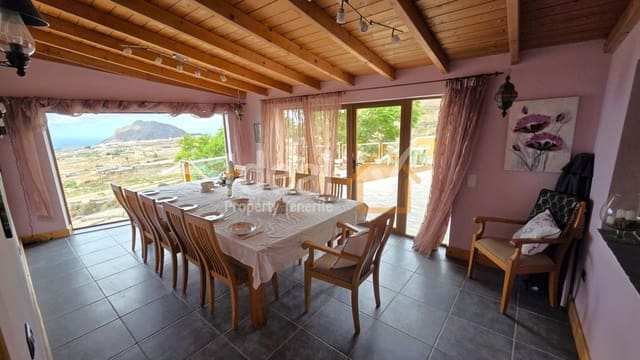6 sovrum Villa till salu i San Miguel de Abona med pool garage - 820 000 € (Ref: 10141650)