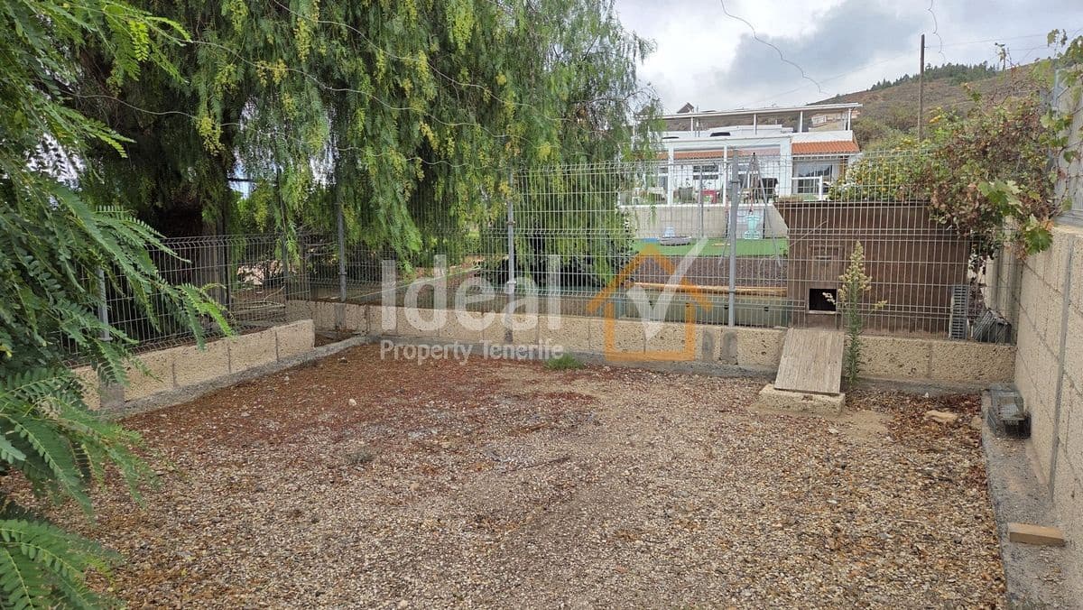 6 bedroom Villa for sale in San Miguel de Abona with pool garage - € 820,000 (Ref: 10141650)
